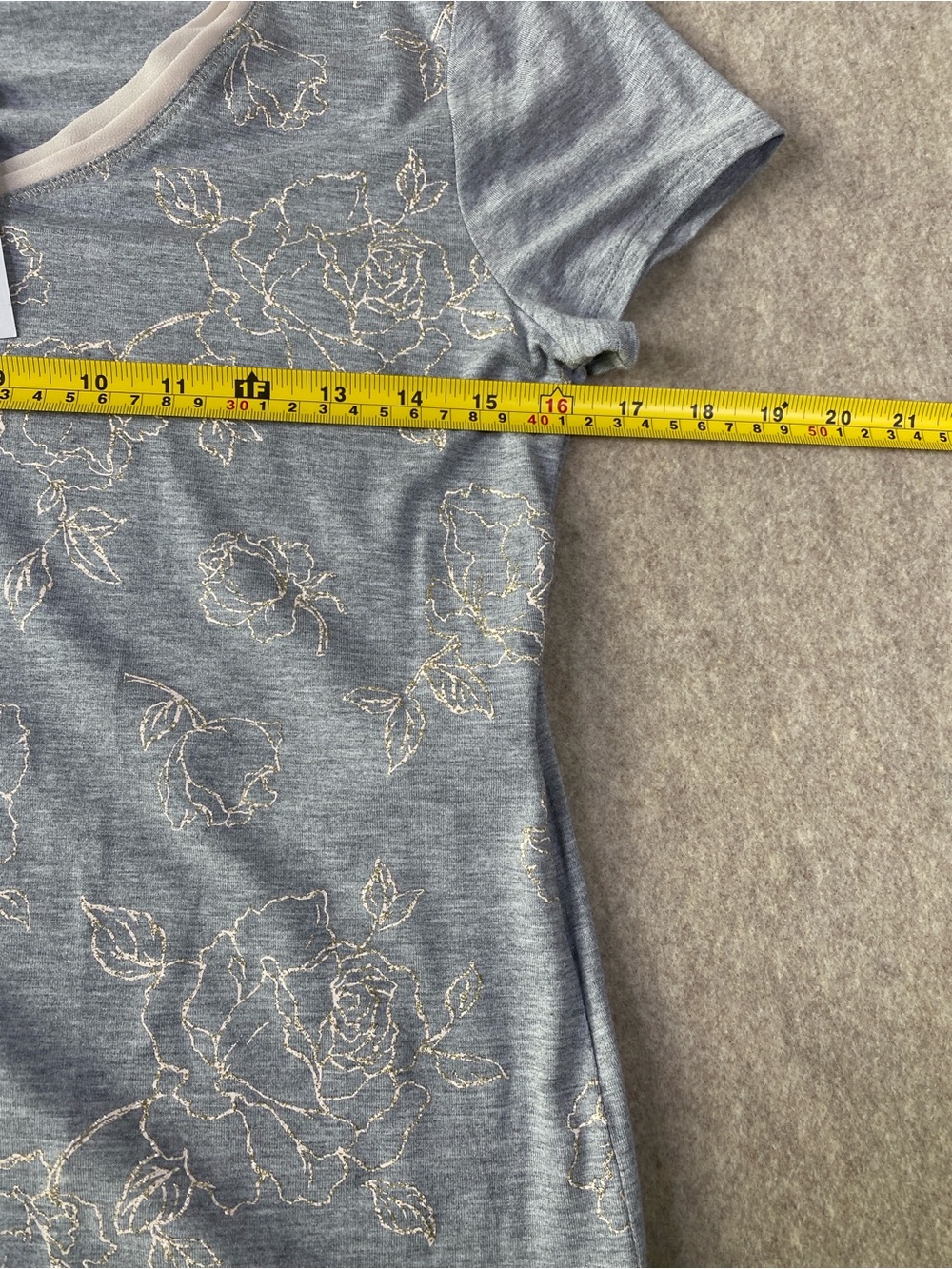 WHBM NWT Glitter Floral Layered V Neck Tee Gray XS - Picture 7 of 11